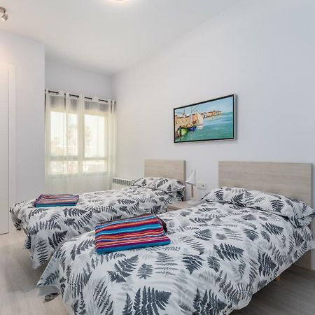 Luxury Beach Front Apartment With Pool Βαλένθια Εξωτερικό φωτογραφία