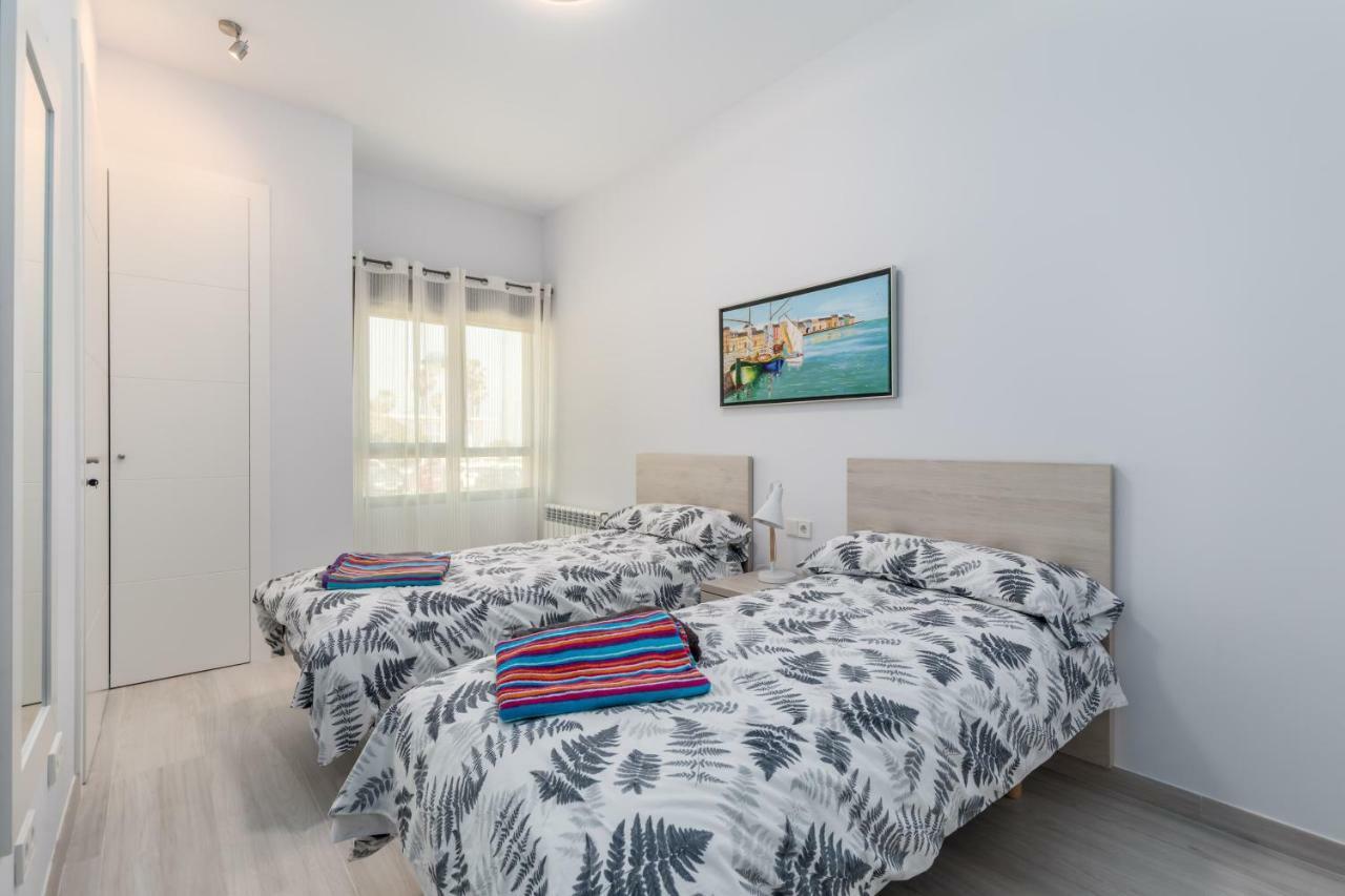 Luxury Beach Front Apartment With Pool Βαλένθια Εξωτερικό φωτογραφία