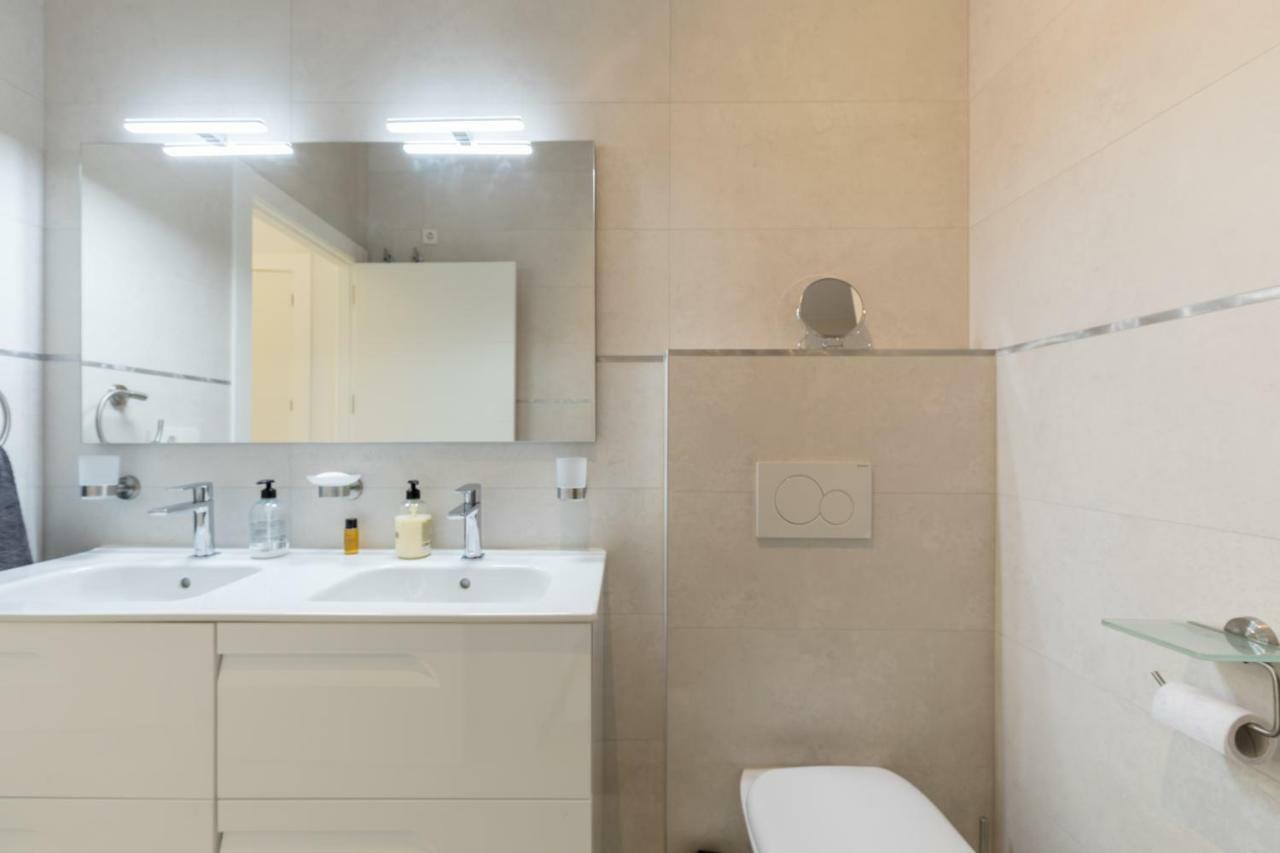 Luxury Beach Front Apartment With Pool Βαλένθια Εξωτερικό φωτογραφία