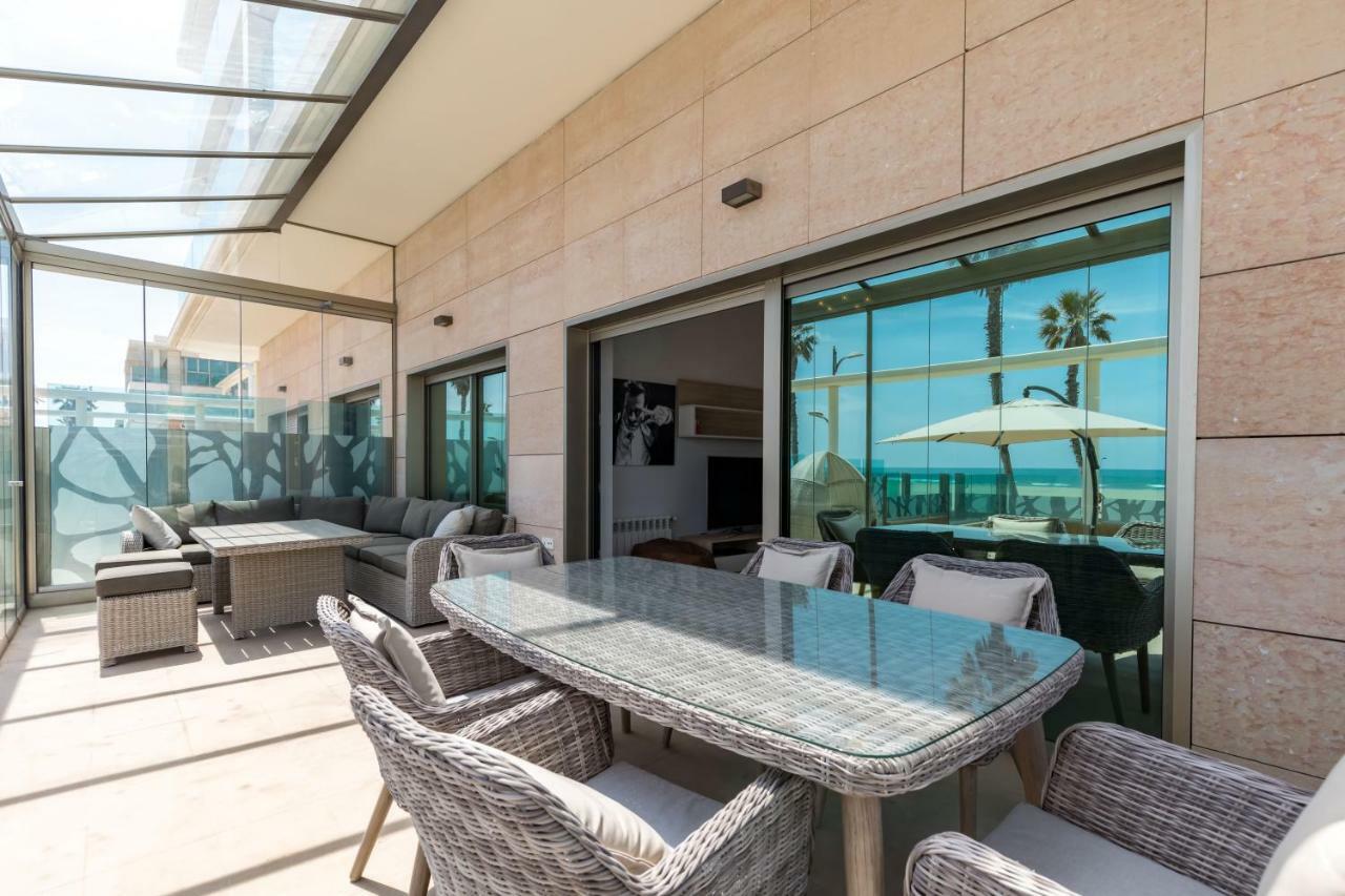 Luxury Beach Front Apartment With Pool Βαλένθια Εξωτερικό φωτογραφία