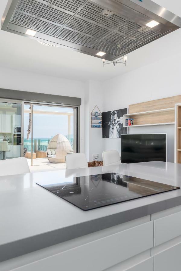 Luxury Beach Front Apartment With Pool Βαλένθια Εξωτερικό φωτογραφία