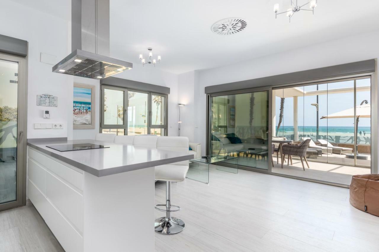 Luxury Beach Front Apartment With Pool Βαλένθια Εξωτερικό φωτογραφία