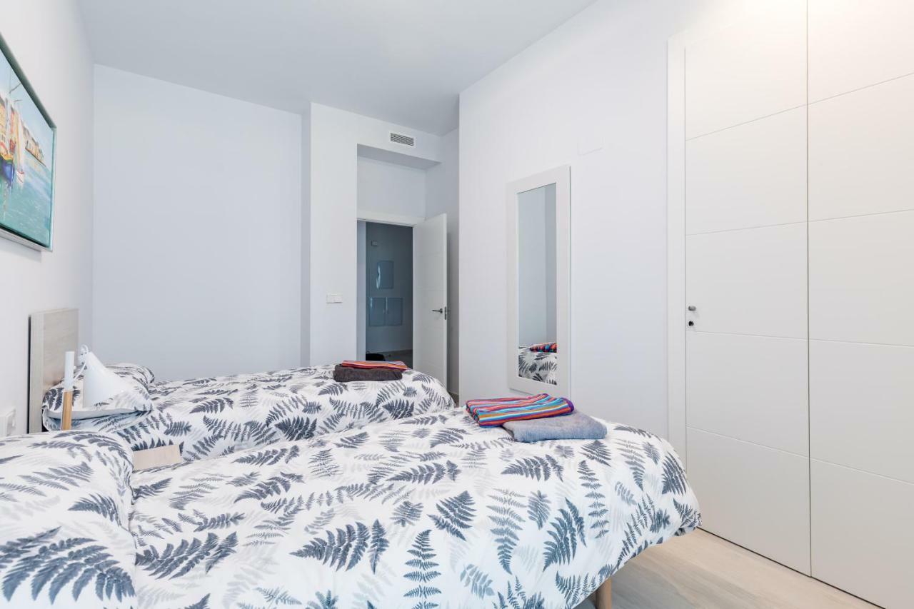 Luxury Beach Front Apartment With Pool Βαλένθια Εξωτερικό φωτογραφία